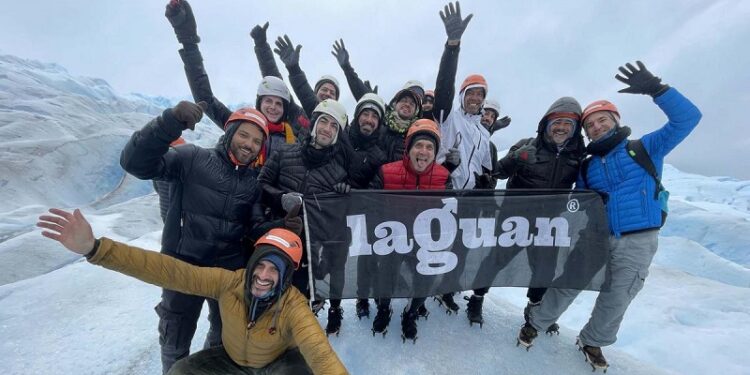 Crece el turismo gay grupal, rubro que «cura soledades e impulsa la diversión» más allá del destino