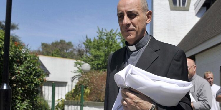 Amenazaron a un cardenal argentino por documento que avala bendecir a parejas homosexuales