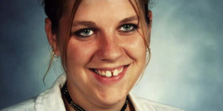 La historia de Ashley Reeves, una joven de 17 años que fue atacada salvajemente por un profesor