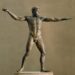 ¿Por qué las estatuas griegas tienen el pene pequeño?