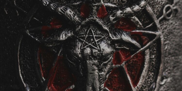 ¿Qué es el abuso por ritualismo satánico?