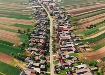 Existe un pueblo en Polonia donde sus 6000 habitantes viven en la misma calle