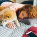 Un estudio indica que Las mujeres duermen mejor con perros que con humanos