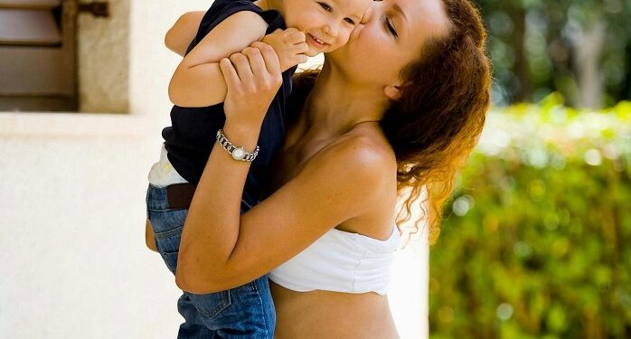 Qué ocurre cuando una madre besa a su hijo