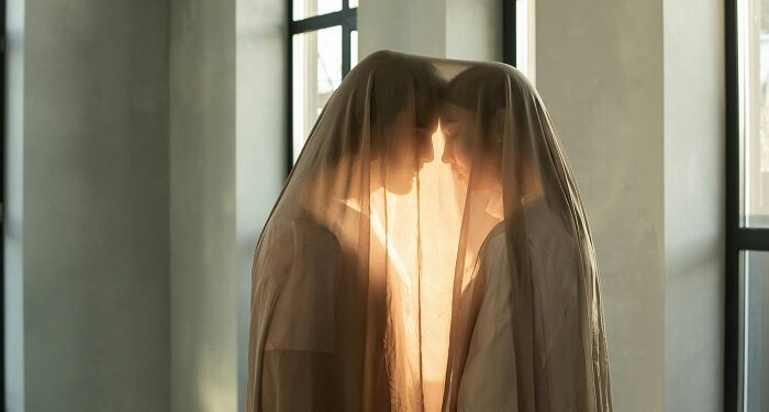 En Rumania, las parejas en crisis eran encerradas juntas hasta reconciliarse