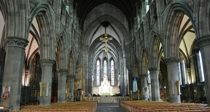 Una mujer denuncia que el pastor de la iglesia cristiana a la que asiste