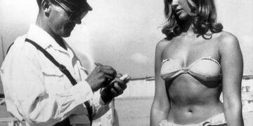 En Italia , en 1957, usar bikini era un delito