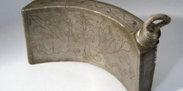 La botella de agua caliente utilizada para aliviar el dolor menstrual