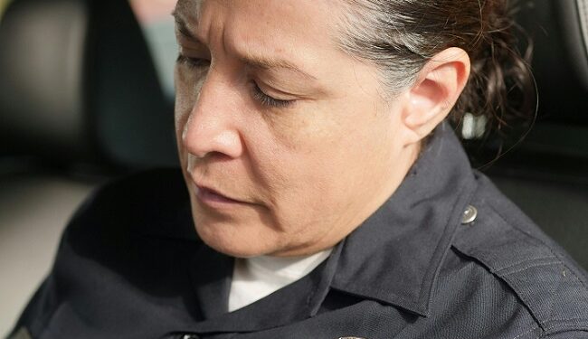 ¿Un policía puede revisar tu celular?