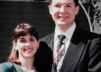 Descubrió que su esposo tenía secuestrados a dos ancianos en el sótano