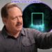 Chris Langan, el hombre con el cociente intelectual más alto del mundo, dice que la muerte puede ser un pasaje hacia otra dimensión