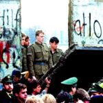 El día en que los alemanes comenzaron a derribar el Muro de Berlín