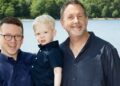 Dos sacerdotes gays adoparon un niño para convivir en familia