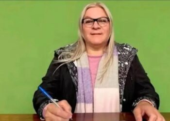 Se jubiló Silvina Buyutti, la primera maestra trans de Entre Ríos